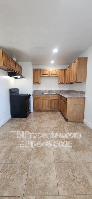 Building Photo - 1604 N H St