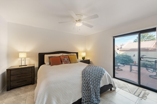 Building Photo - 42885 Scirocco Rd