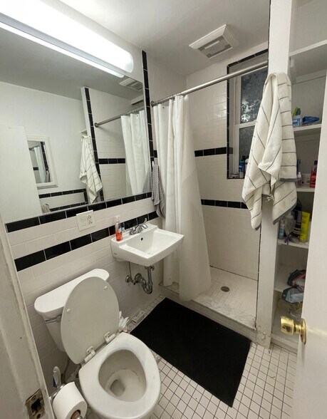 Building Photo - 41 Symphony Rd