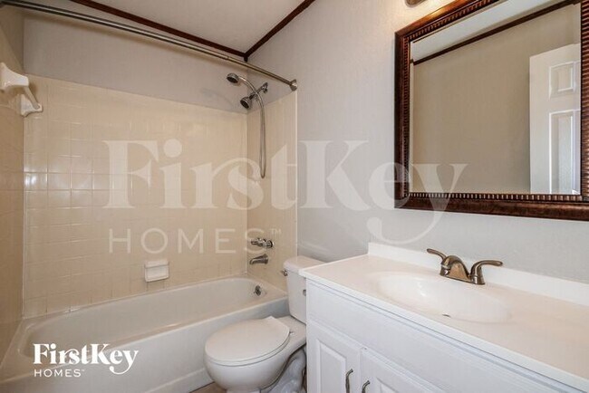 Building Photo - 1595 Sailpoint Dr