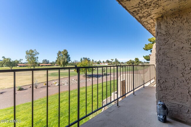 Building Photo - 7424 N Vía Camello Del Norte