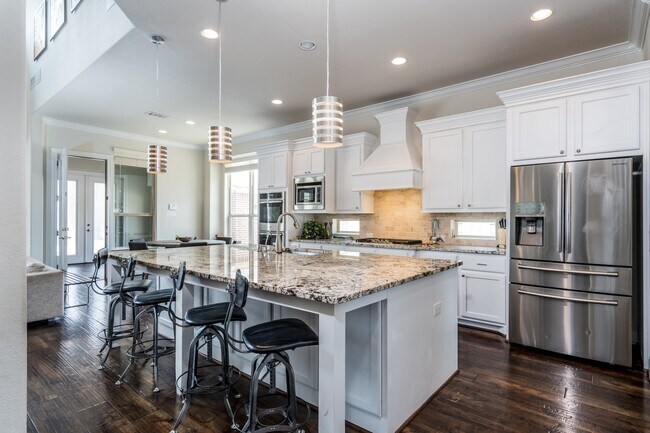 Building Photo - 2034 Baker Estates Dr