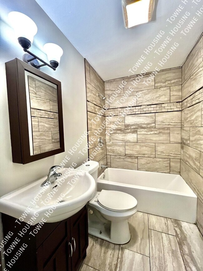 Building Photo - 40 Lawrence Pl