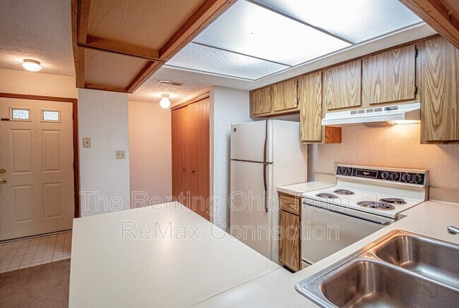 Building Photo - 6486 Reflections Dr