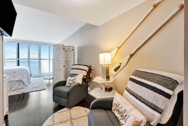 Building Photo - 100 S Beach Rd