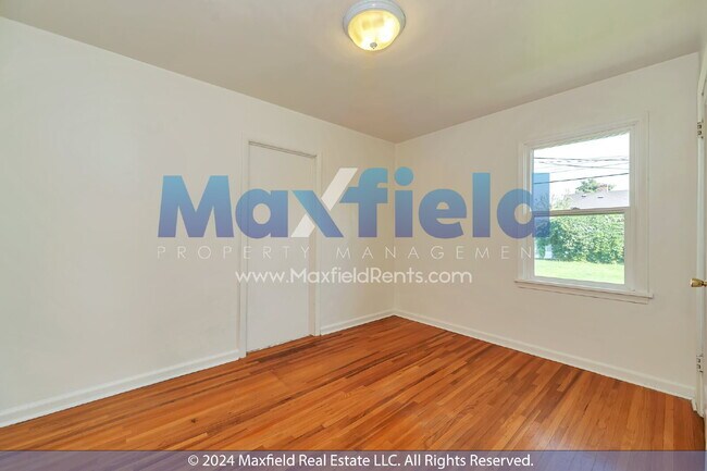 Building Photo - SUGAR HOUSE - 3 BD 1 BA Pet Friendly