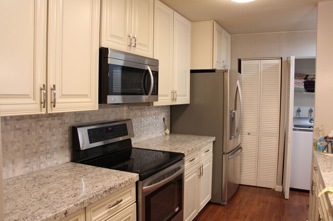 Building Photo - 39090 Presidio Way