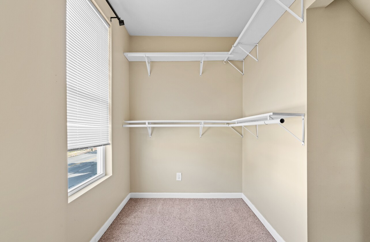 Building Photo - 873 E Livingston Ave