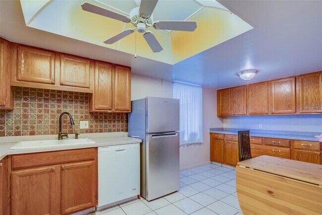 Building Photo - 4902 38th Way S