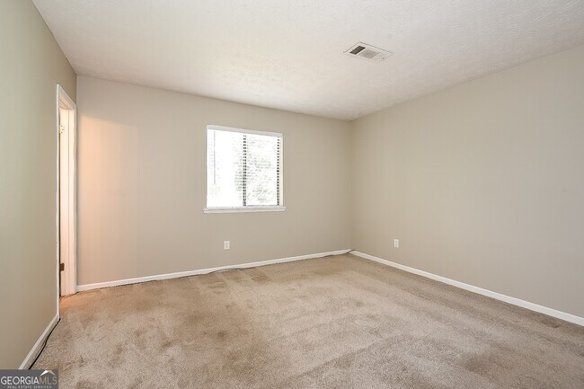 Building Photo - 3668 Willow Wood Way NW