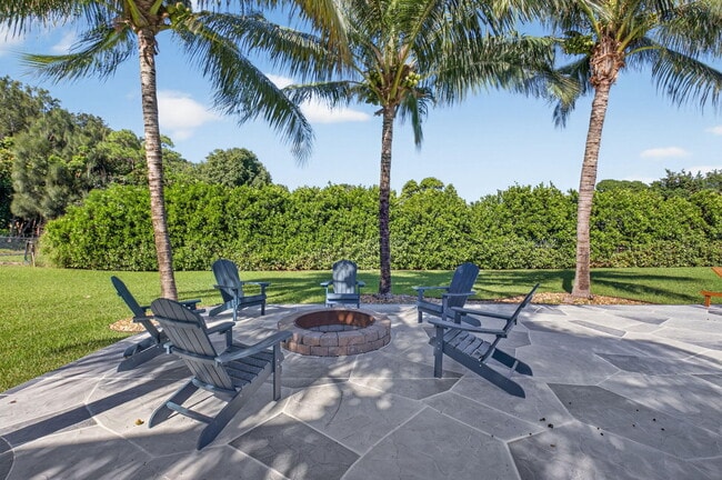 Building Photo - 6701 Hillside Ln