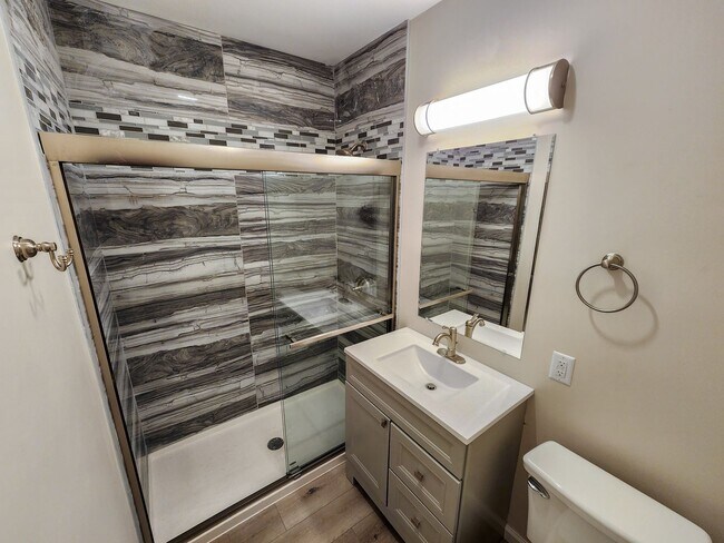 Primary Photo - 1001 Leavenworth St