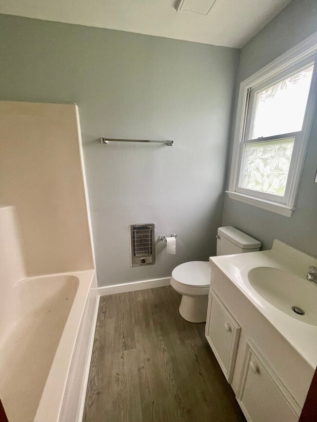 Building Photo - Must see Newly renovated 1 bedroom 1 bath ...