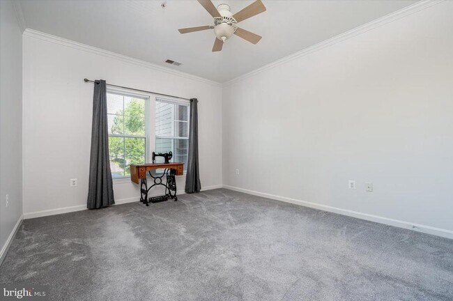 Building Photo - 921 Spinnaker Way