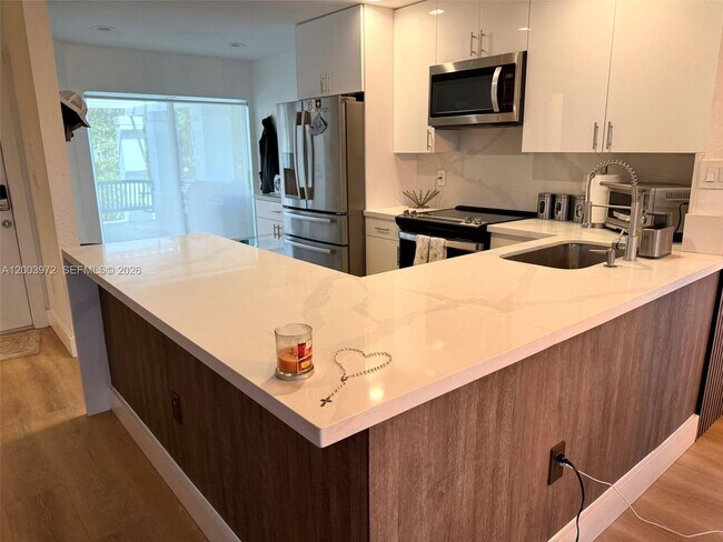 Building Photo - 6420 NW 109th Ave