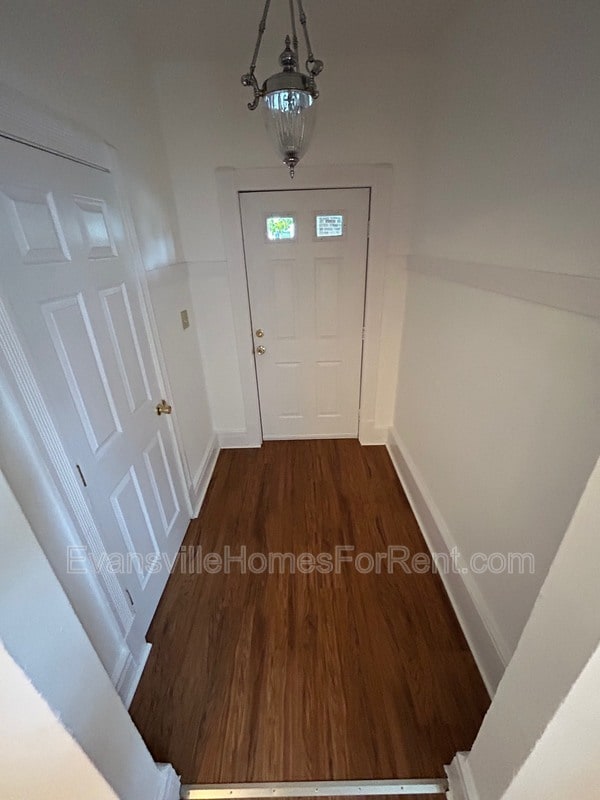 Building Photo - 404 E Virginia St