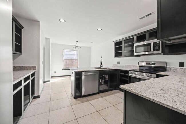 Building Photo - Charming 3-Bed Home in Rogers – Spacious Yard, Modern Comfort, Great Location