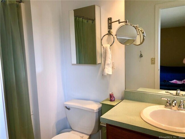 Building Photo - 49 Cheshire Dr