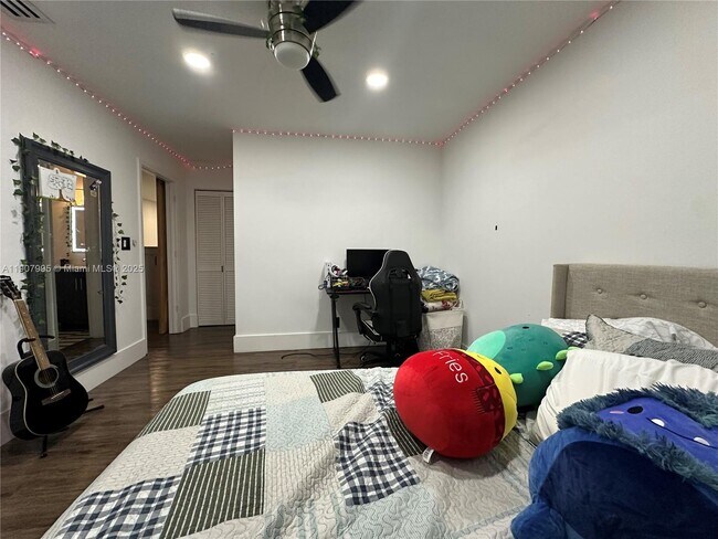 Building Photo - 5478 NW 45th Way