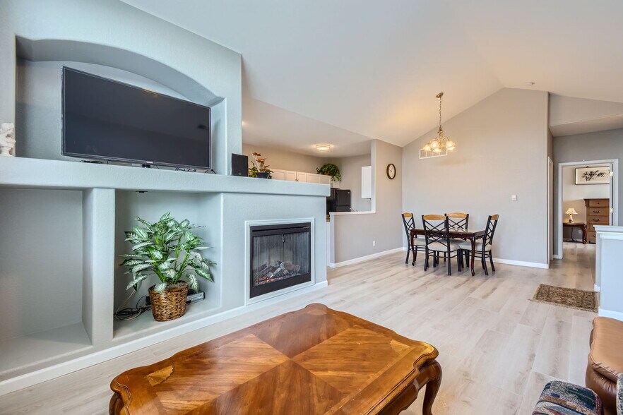 Building Photo - 22580 E Ontario Dr