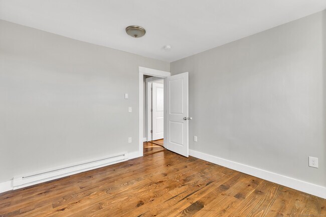 Building Photo - 82-86 Water St