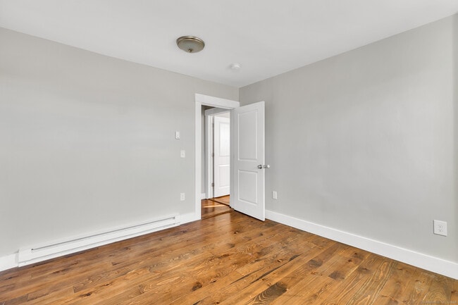 Building Photo - 82 Water St