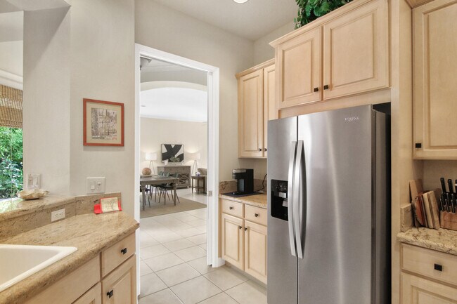 Building Photo - 2771 Twin Oaks Way