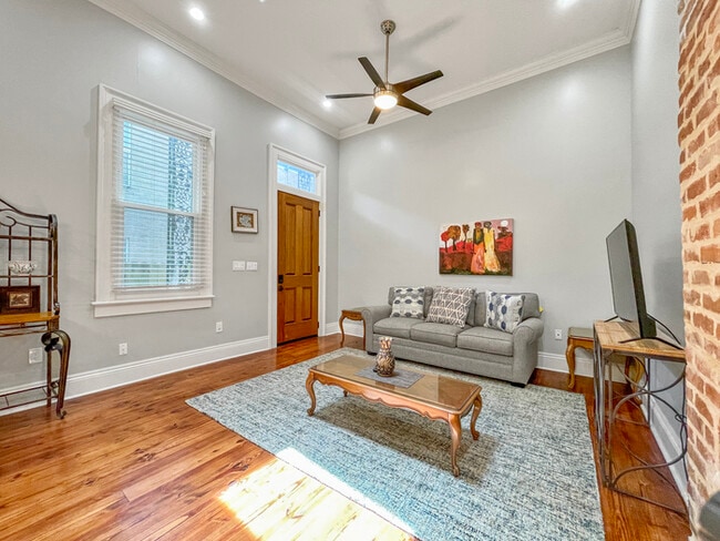 Building Photo - 2BR w/ In-Unit W/D + Assigned Parking in 70119