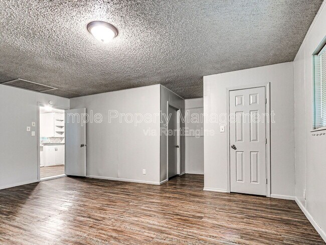 Building Photo - 4301 N Terry Ave