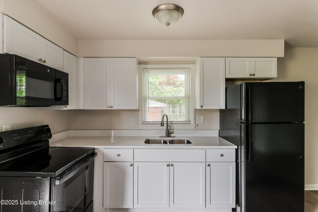 Building Photo - 5309 Pyrus Ln
