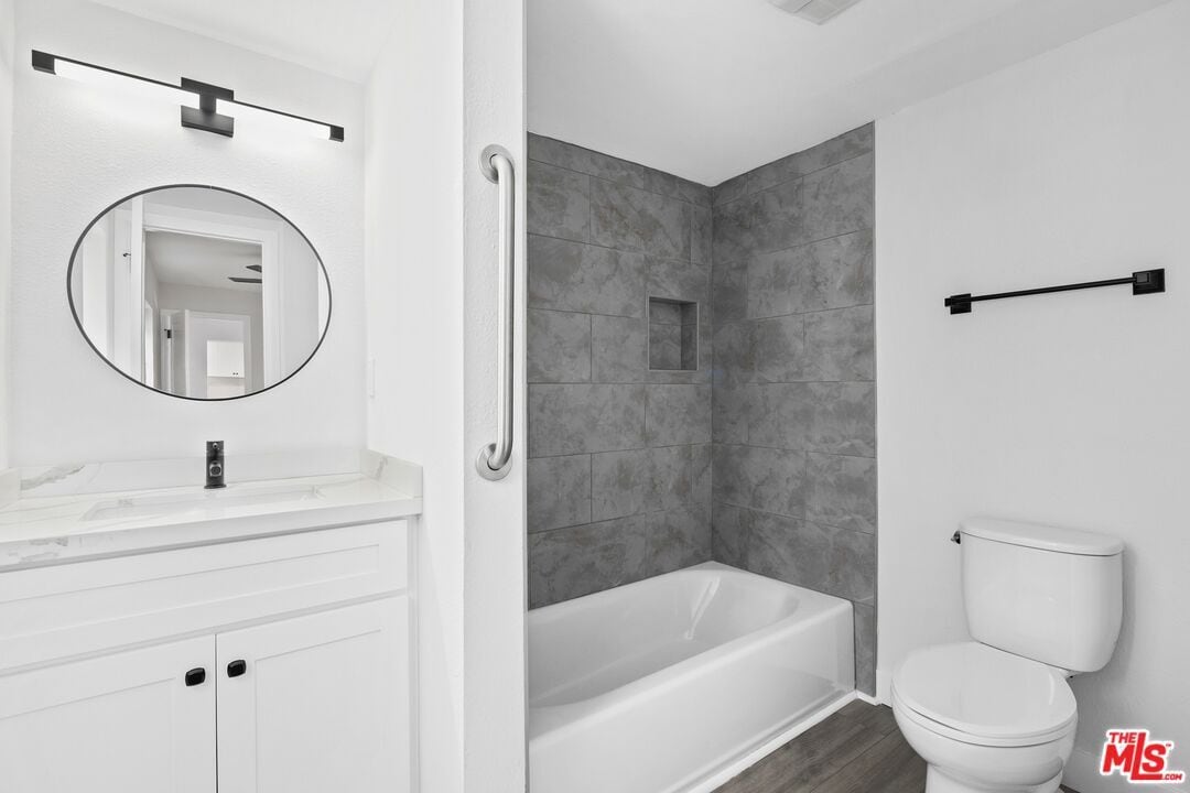 Building Photo - 31671 Seacove Dr