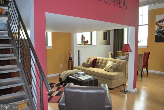 Building Photo - 1637-39 Poplar St