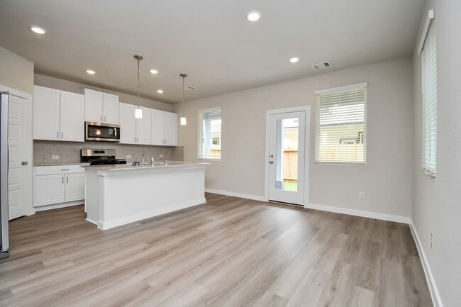 Building Photo - 8408 Rising Stream Dr