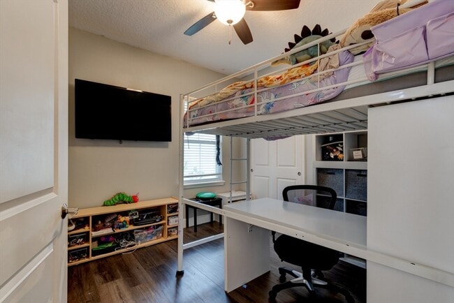 Building Photo - 5424 Estero Loop