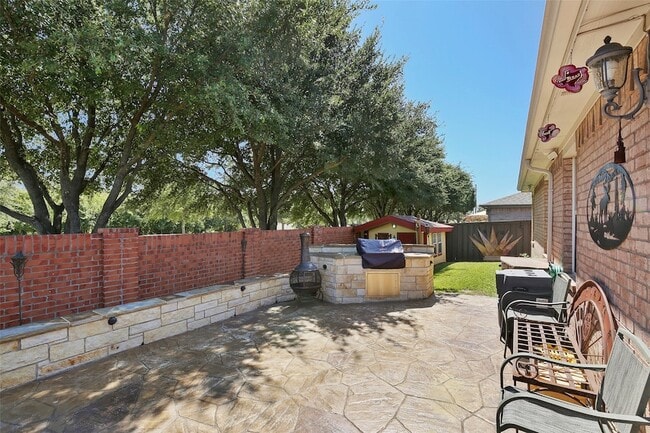 Building Photo - 7802 Milestone Ridge Dr