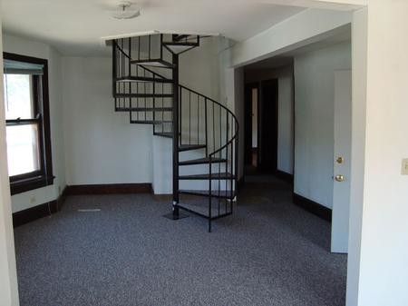 Living Room Steps - 554 W Doty St