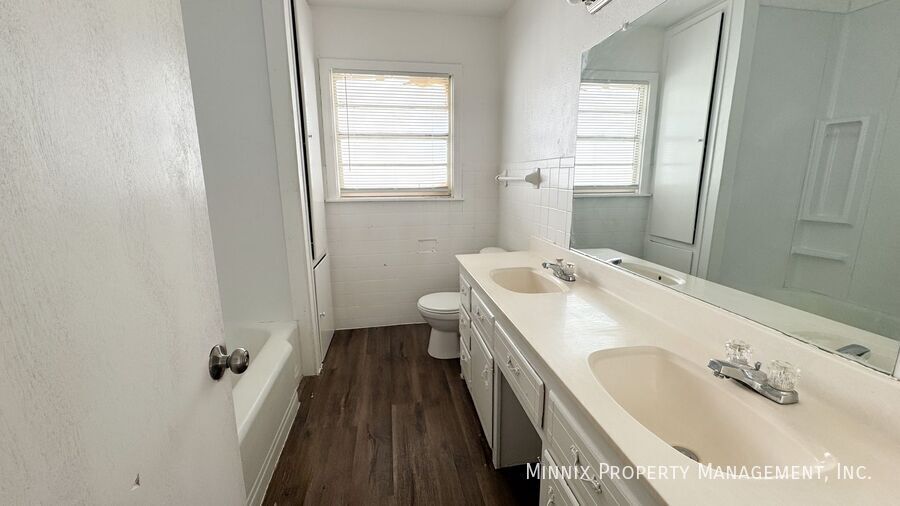 Building Photo - 2520 41st St