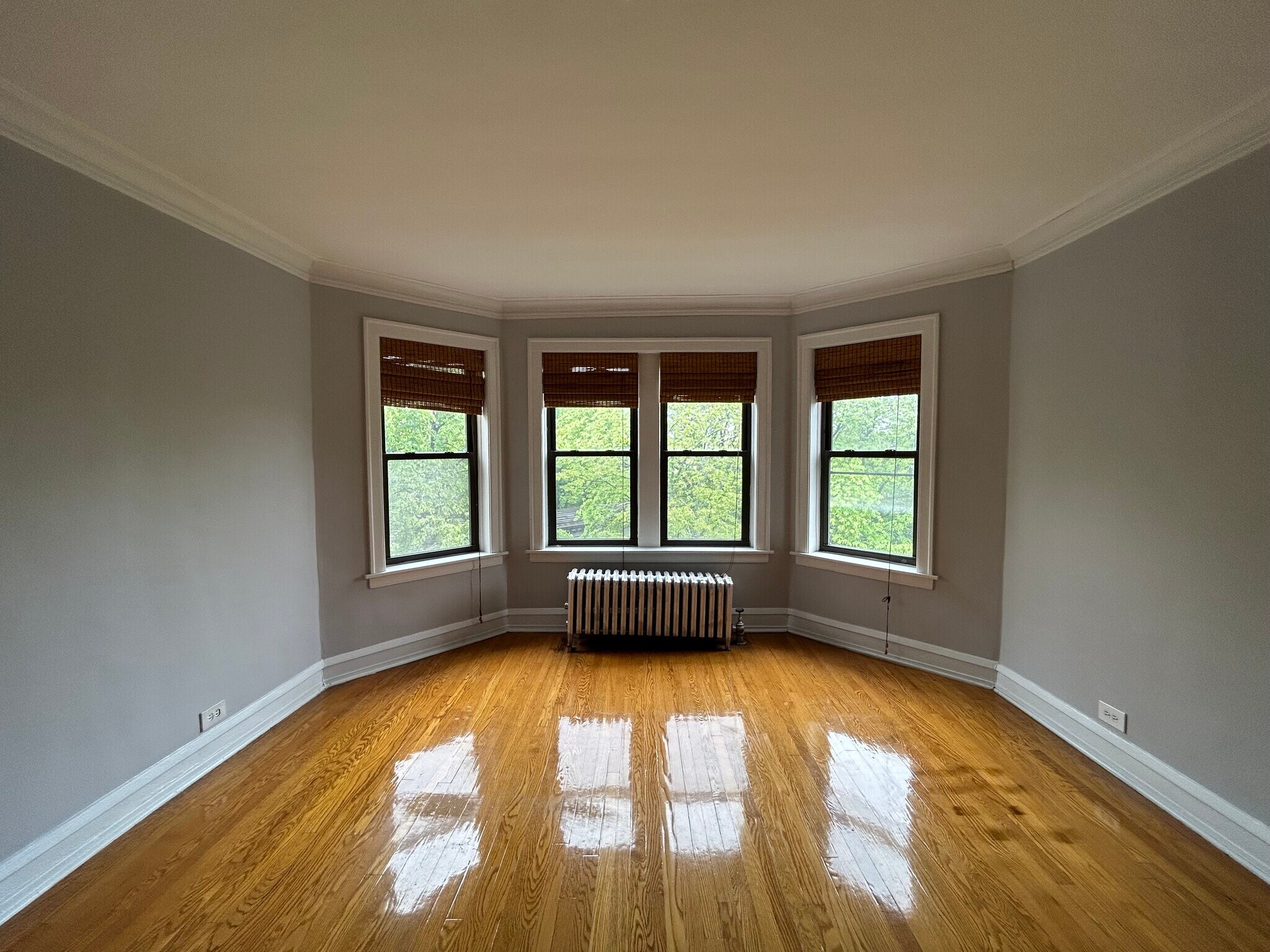 Building Photo - 4628 N Wolcott Ave