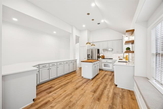 Building Photo - 1273 Tioga Dr