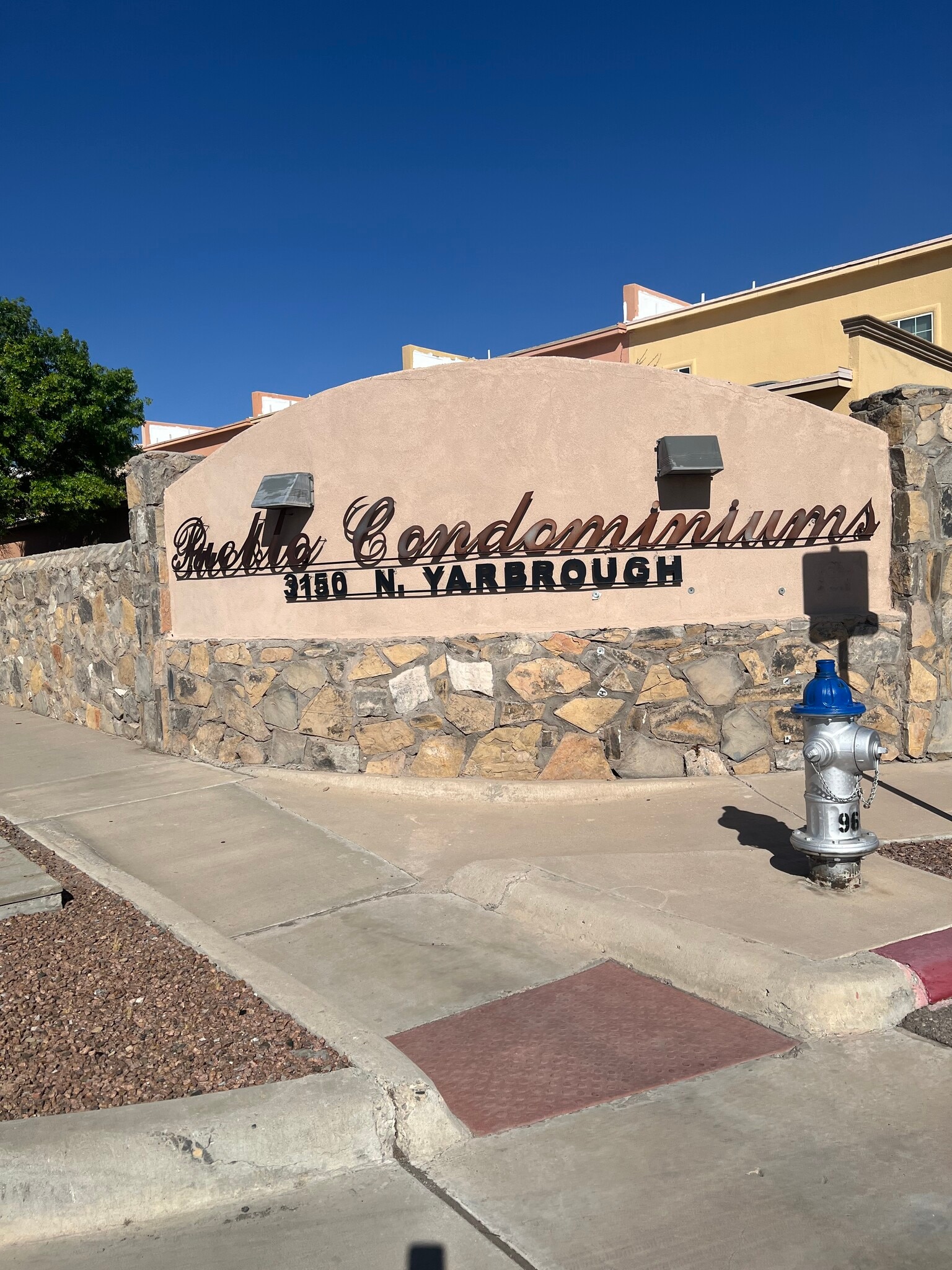 Building Photo - 3150 N Yarbrough Dr