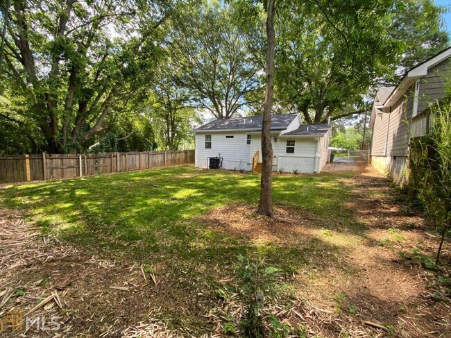 Building Photo - 1127 Dobbs Dr SE