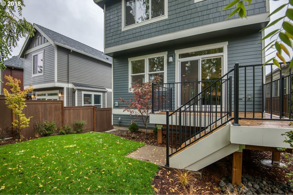 Building Photo - 3993 SE 36TH AVE