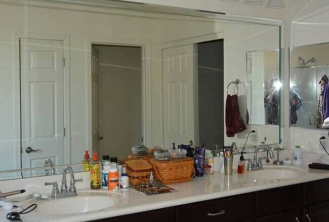 Building Photo - 4924 W Magdalena Ln