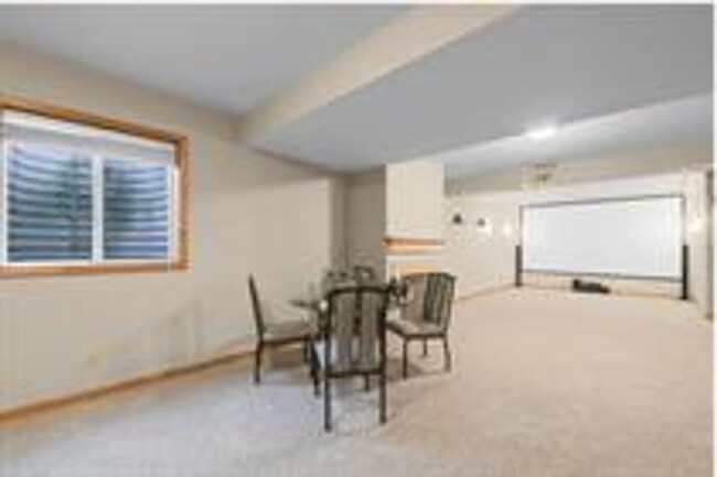 Building Photo - 2104 E Lucille Ln