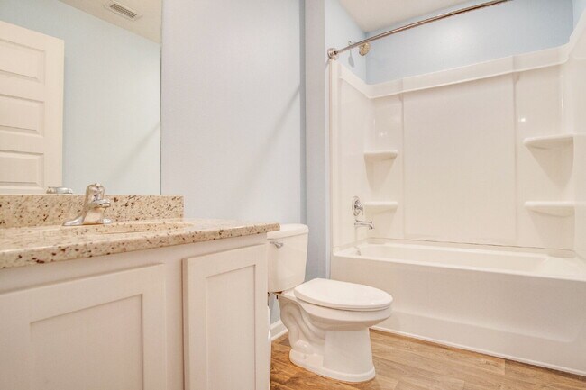 Building Photo - Spacious 4BD/2BA Brick Home Near Navy Federal