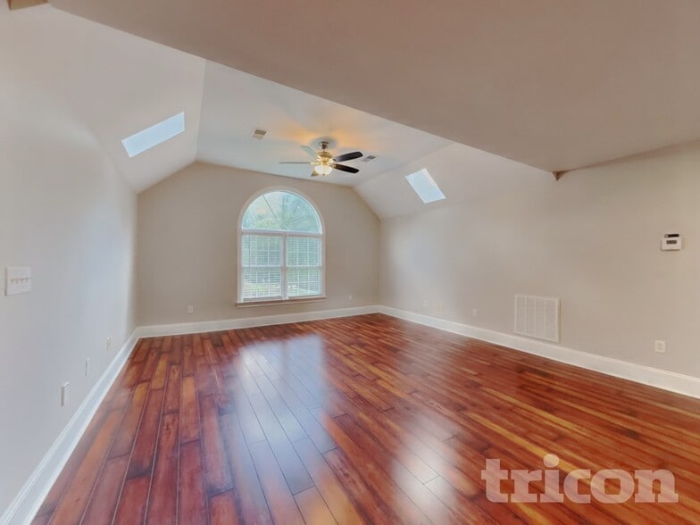 Building Photo - 1585 Deer Run Ct