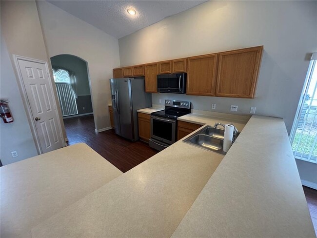 Building Photo - 648 Lockbreeze Dr