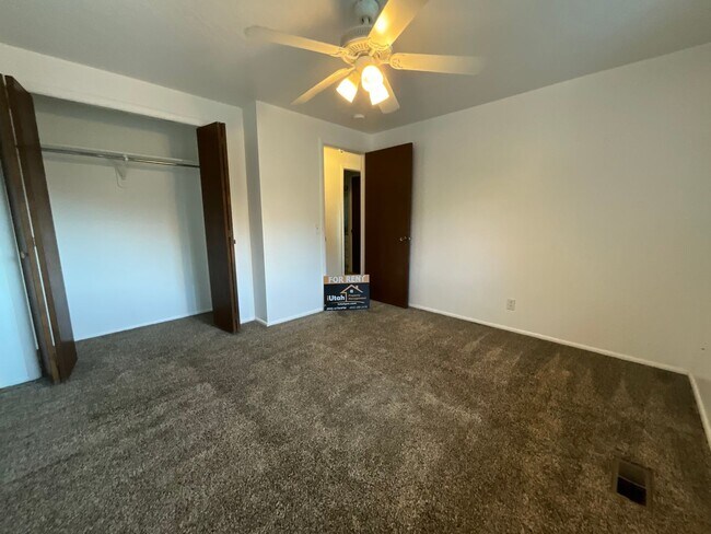 Building Photo - 681 E 2300 N