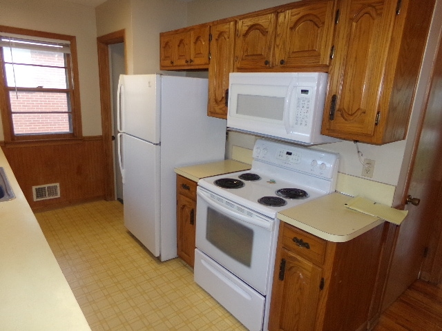 Building Photo - BCR 5440 Sumner Street-