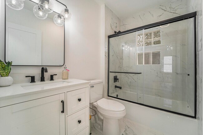 Building Photo - 1007 Mohawk Ave